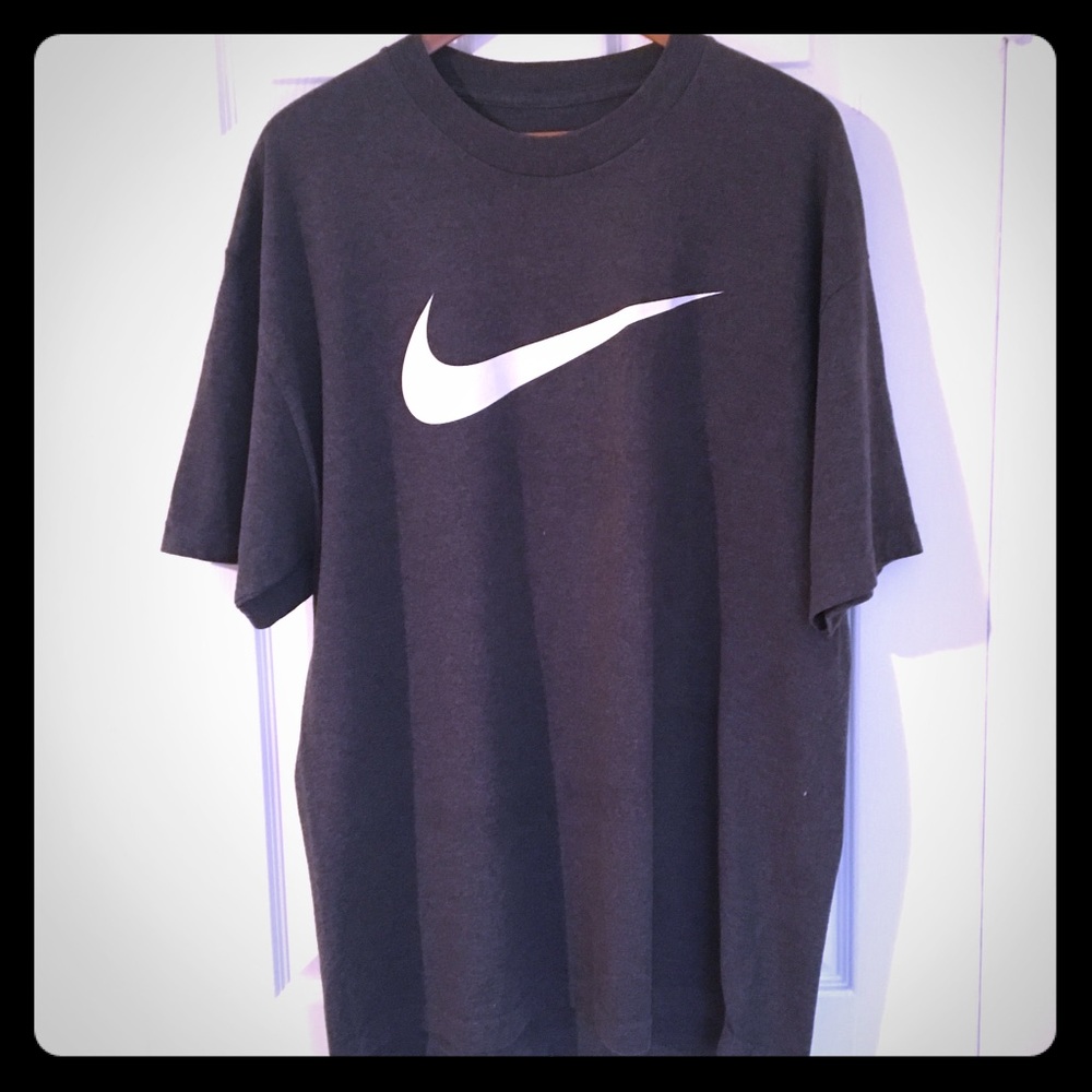 Men’s Nike short sleeve tee XL